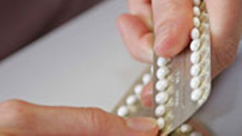 In so genannten Mikropillen stecken zwei Hormone - ein Gestagen und ein Östrogen