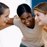 Suchen Sie die Nähe von Menschen auf, die an Ihre Fähigkeiten glauben!    Vieles, was Sie können, können Sie nur deshalb, weil andere an Ihre Fähigkeiten glaubten. Das galt für Sie als Kind und trifft auch noch für Sie als Erwachsener zu. Suchen Sie solche fördernden Partner auf, und Sie werden erfolgreicher und zufriedener sein! (www.burnon.de)