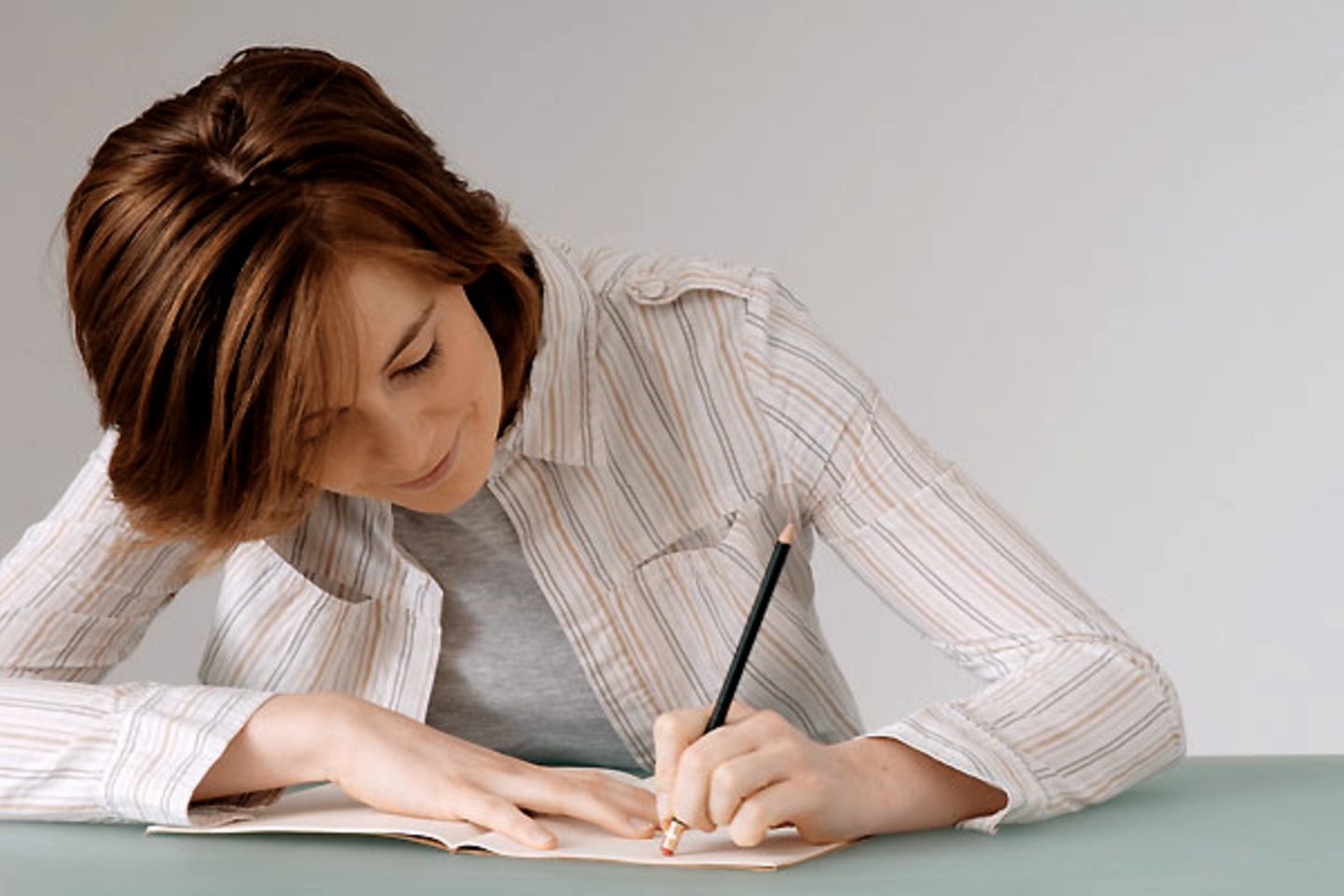 Beschäftigen Sie sich mit Ihren Fähigkeiten! Bitte täglich!    Misserfolge und vermeintliche Unfähigkeiten sind vielen Menschen deutlich näher als ihre Stärken und Fähigkeiten. Führen Sie ein Erfolgstagebuch und beschäftigen Sie sich mit Ihren Erfolgen - auch wenn diese nur "klein" zu sein scheinen!  (www.burnon.de)