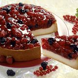 Schlechte Nachrichten für Kuchenfans: Die Energiedichte ist bei allen Sorten hoch. Obstkuchen ist gerade noch akzeptabel, ein Gramm Sahnetorte liefert fette 3,7 Kilokalorien