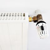 Reinigen Sie Ihre Heizkörper vor der nächsten Heizperiode, um dann nicht jede Menge alten Staub in die Luft zu pusten