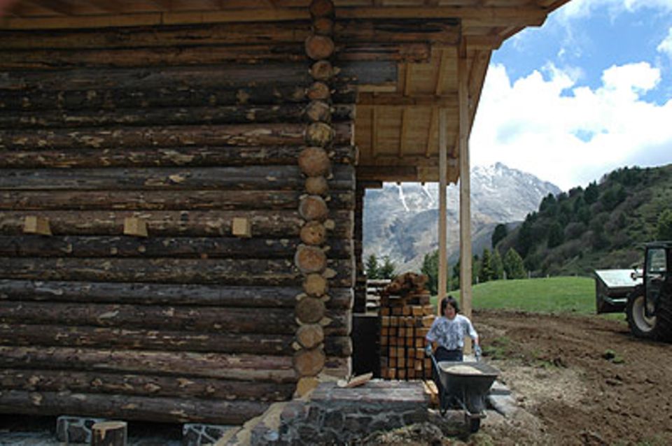 Bergwanderung: Beim Bau der alten Hütte krepierten die Ochsen im Sturm Beim Bau der alten Hütte krepierten die Ochsen im Sturm