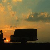 In dem wundersamen Roadmovie "The Straight Story" (USA/Frankreich 1999) fährt Richard Farnsworth auf einem Rasenmäher von Iowa nach Wisconsin, um sich mit seinem kranken Bruder zu versöhnen - eine der originellsten Fahrten der Filmgeschichte