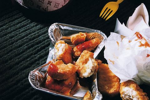 Esssucht ist eine echte Sucht: Mit Genuss oder ungezügelter Lust am Essen hat die Binge-Eating-Störung nichts zu tun
