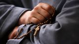 Waldow aus Kiel nimmt an, Gottes Tochter würde über ihre Mutter sprechen: "Gott liebt euch, ist aber ein klein bisschen stinkig, dass ihr sie für einen Mann haltet"