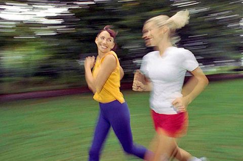 Frauen beim Joggen: Abwarten verbrennt keine Kalorien