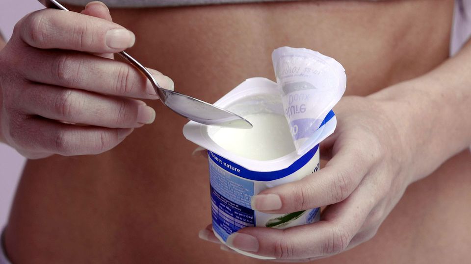 Bakterien im Dessert: Ob probiotische Joghurts gesünder sind als normale, ist fraglich.