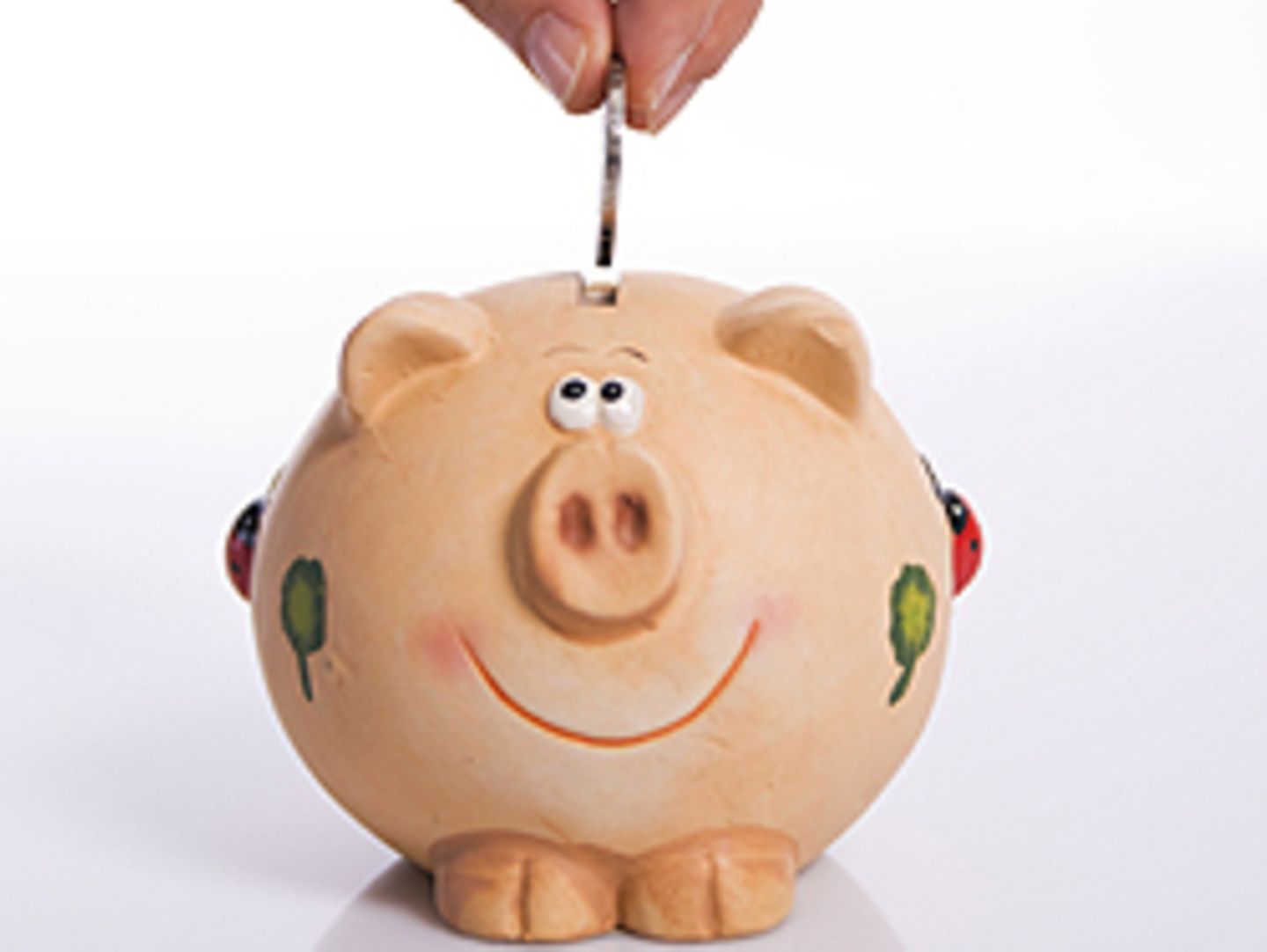 Da schmunzelt das Sparschwein: Mit Tagesgeldkonten kommen Sie auch kurzfristig an Ihr Erspartes