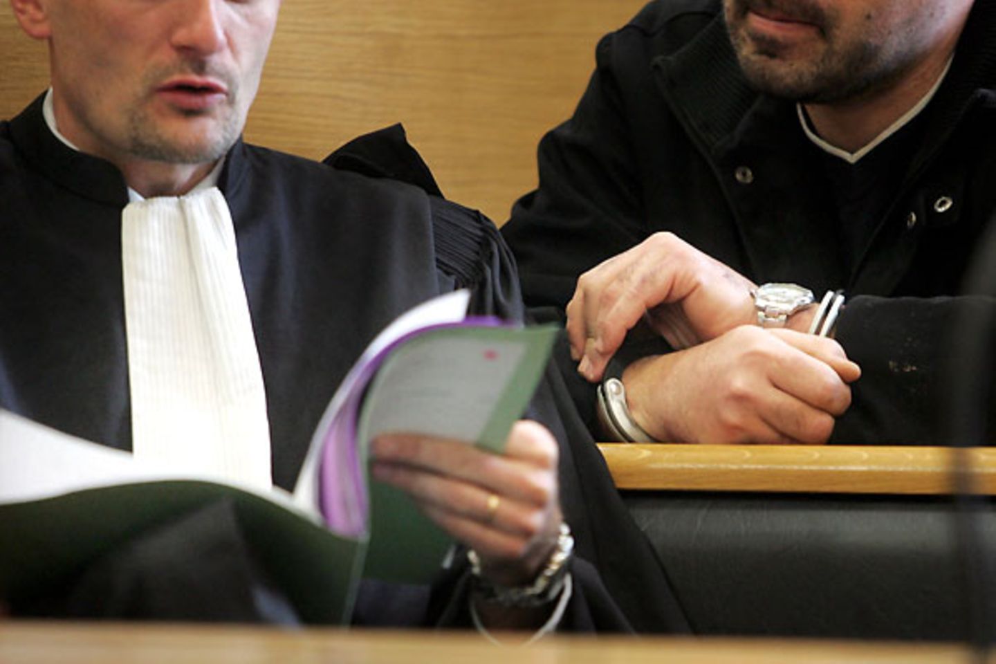 Die Hälfte der Befragten halten Anwälte für vertrauenswürdig. Sie landen auf dem 13. Platz. In Osteuropa bringen die Menschen den Vertretern der Justiz und des Staats deutlich weniger Vertrauen entgegen als in Westeuropa