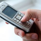 Das 6230i von Nokia bot 2004 die Push-to-Talk-Funktion, eine Art Walke-Talkie-Funktion für Handys. Die Technik konnte sich nicht durchsetzen