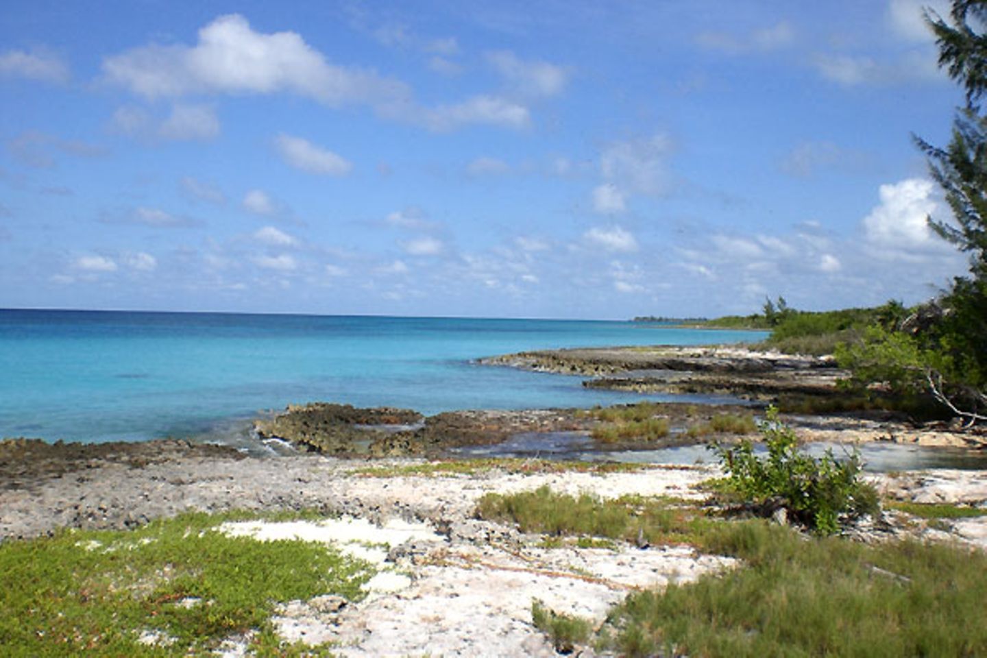 Die Bootstour beginnt in einem der Fischerdörfer im Norden der Bahia de Cochinos, der Schweinebucht