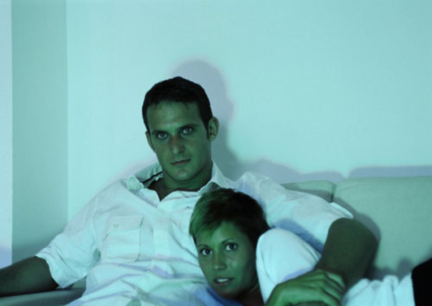 So wird das Sofa zum Kinosessel