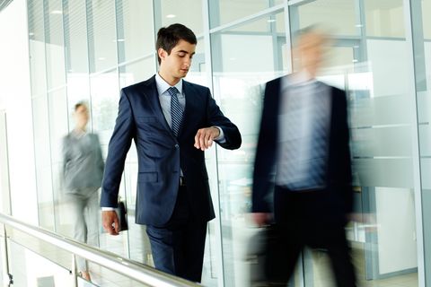 Im Büro gilt eine gewisse Etikette, ein paar Mode-Grundregeln erleichtern das Einhalten
