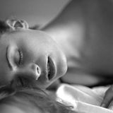 "Die Promis können nichts dafür", witzelt Dieter B. aus Breckerfeld. "Wenn sie nach dem Spiel ins Hotel kommen, liegt so ein Model in ihrem Bett. Meistens sind die Sportler dann zu müde, es rauszuwerfen"