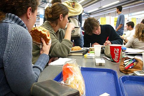 Viele Schulen bieten kein vernünftiges Mittagessen an