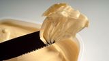 Für den Begriff "cholesterinarm" gibt es derzeit keine gesetzliche Regelung, die ihn definiert. Der Begriff "cholesterinfrei" darf nach der geltenden EU-Verordnung "Health claims" nicht verwendet werden, da der Begriff in der Verordnung nicht ausdrücklich erlaubt ist