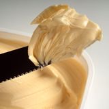 Für den Begriff "cholesterinarm" gibt es derzeit keine gesetzliche Regelung, die ihn definiert. Der Begriff "cholesterinfrei" darf nach der geltenden EU-Verordnung "Health claims" nicht verwendet werden, da der Begriff in der Verordnung nicht ausdrücklich erlaubt ist