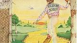 Als 1973 Goodbye Yellow Brick Road erschien, war Elton John schon längst ein Superstar. Der schrille Paradiesvogel machte mit Brillen-Fimmel und extravaganten Auftritten von sich reden, aber zuallererst war er ein begnadeter Sänger, Pianist und Songwriter. Das Album enthält neben unbekannten Perlen Klassiker wie den Titelsong, "Bennie And The Jets" oder das später wegen einer toten Prinzessin kaputt gespielte "Candle In The Wind". 