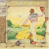 Als 1973 Goodbye Yellow Brick Road erschien, war Elton John schon längst ein Superstar. Der schrille Paradiesvogel machte mit Brillen-Fimmel und extravaganten Auftritten von sich reden, aber zuallererst war er ein begnadeter Sänger, Pianist und Songwriter. Das Album enthält neben unbekannten Perlen Klassiker wie den Titelsong, "Bennie And The Jets" oder das später wegen einer toten Prinzessin kaputt gespielte "Candle In The Wind". 