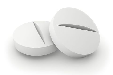 Gegen Zahnweh helfen Ibuprofen oder Acetyl-Salicyl-Säure (ASS)