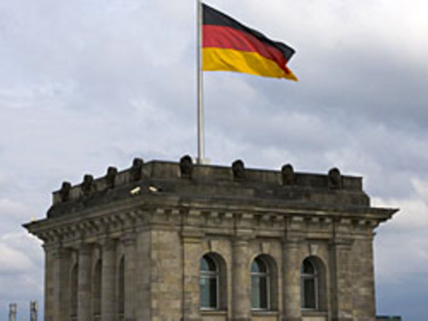Die Deutschen blicken selbstbewusst in die Zukunft. Jeder zweite Bundesbürger hält sein Land für eine Weltmacht