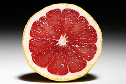 Schmeckt erfrischend herb - aber "Negativ-Kalorien" sind nicht in einer Grapefruit enthalten