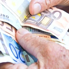 "Und dann wären da noch die 800 Euro für die Keramik..."