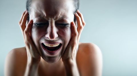 Soziale Konflikte, Einsamkeit, ungesundes Essen und Angst um den Arbeitsplatz sind Faktoren, die einen Herzinfarkt auslösen können