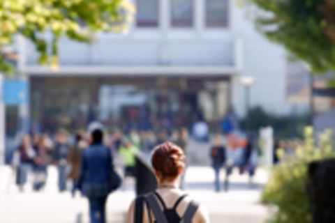 Der Weg zur Universität ist weit und will gut vorbereitet sein