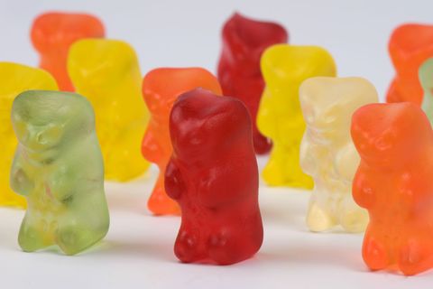 Lecker für den Gaumen, schädlich für den Zahn: Süßes, Saures und Klebriges