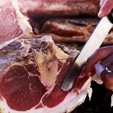 Fleischfresser haben's dieses Jahr schwerer - finanziell gesehen. Um sieben Prozent sind die Erzeugerpreise für den Proteinspender Fleisch gestiegen