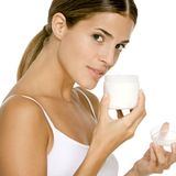 "Die meisten sind wohl als Geruchsträger gedacht", schreibt Ruth B. aus Costa Rica San Jose. "Eine Möglichkeit wäre, dass die Produkte sonst einfach nur nach Chemie stinken würden. Unsere Nase wird überlistet", meint auch Sarah F. aus Kiel