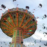 Eintritt für Vergnügungsparks: Günstiger     Auch wenn die Bratwurst dort jetzt etwas mehr kostet, lohnt sich ein Besuch im Vergnügungspark - jedenfalls im Vergleich zum März 2008: Die Eintrittspreise sanken im Schnitt um 25,7 Prozent