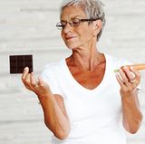 Mythos: Wer einmal zuckerkrank ist, bleibt es sein Leben lang.  Fakt: Obwohl Typ-1-Diabetes als nicht heilbar gilt, kann sich der sehr viel weiter verbreitete Typ-2-Diabetes zurückbilden, wenn Sie Übergewicht abbauen, sich gesünder ernähren und mehr bewegen