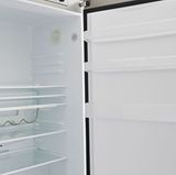 Insulin mag es dunkel, kühl und trocken. Geeignete Lagerplätze sind daher der Nachttisch, der Kühlschrank oder die Minibar