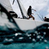 Platz zehn: Platte über Bord!    Eine ganze Weltumrundung per Boot hatte eine mutige Frau hinter sich gebracht, als am letzten Tag der Reise ihr Boot kenterte. Mit über Bord ging auch der Laptop, auf dem sämtliche Reiseaufzeichnungen und Fotos abgespeichert waren.  Immer zu Weihnachten veröffentlicht das Datenrettungsunternehmen Kroll Ontrack eine Liste mit den zehn skurrilsten Fällen von Datenverlust des Jahres    Video: So retten Sie Ihre Daten