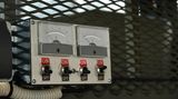 Auch ein 220 Volt-System ist im Wagen eingebaut. Musiker Wiersig kann sein Auto bei Auftritten sogar als mobiles Tonstudio umfunktionieren und Live-Mitschnitte produzieren. Alle Vorrichtungen sind vorhanden. Weitere Informationen zu diesem Fahrzeugtyp erhalten Sie hier