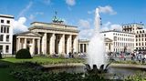 Städtetourismus    Die Hauptstadt ist Spitze: Mit 17.285.837 Übernachtungen, die das Statistische Jahrbuch für das Jahr 2007 auflistet, ist Berlin das beliebteste Ziel für Städtereisen  Video: Warum ist Deutschland, der Deutschen liebstes Urlaubsziel?
