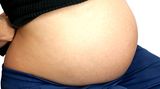 Platz 5: Schwangerschaft    Ein dicker Bauch zerrt am Rücken. Muskeln, Bänder und Gelenke sind dann schnell überfordert und werden leicht instabil. Das kann den Rücken schmerzen lassen - auch noch lange nach der Geburt.  Hier finden Mütter Tipps, was den Rücken vor und nach der Geburt schont