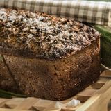 Essen Sie regelmäßig und reichlich Obst, Gemüse und Vollkornprodukte. Sie enthalten Ballaststoffe, die für ein Sättigungsgefühl und eine gute Verdauung sorgen. Außerdem können Ballaststoffe das Risiko senken, an Dickdarmkrebs, Diabetes, Herzinfarkt oder Arteriosklerose zu erkranken. Obst, Gemüse und Vollkornprodukte liefern darüber hinaus weitere wichtige Nährstoffe.