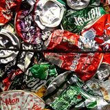 stern.de: "Panini-Museum Modena: Verborgene Autoträume"          Alles verrückte Sammelleidenschaften      Sammeln ist ein ernstzunehmendes Hobby. Eine Leidenschaft, mit der nicht zu spaßen ist. Doch was macht man, wenn einem Briefmarken zu langweilig sind und eine Autosammlung wie die von Umberto Panini zu teuer ist? Da ist Einfallsreichtum gefragt - und man sollte sich ein Randgebiet suchen. Selbst wenn man der Einzige bleibt. Wie wäre es hiermit?      1. Bananenaufkleber    2. Kaugummischnüre    3. Kuriose Todesanzeigen    4. Kanalschachtdeckel      Zur vollständigen Liste