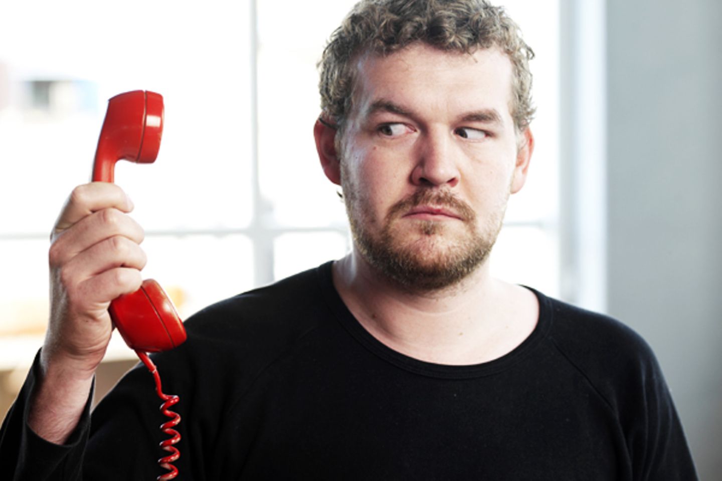 Häufig am Hörer    296.700.000.000 Minuten verbrachten die Deutschen im Jahr 2006 mit Telefonieren - das sind 4,945 Milliarden Stunden oder 206.041.667 Tage oder 564.498 Jahre. Überraschend: Nur 19,2 Prozent der Telefonate waren Handygespräche  Video: Die Deutschen sind zu dick