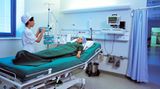 Gesund werden im Krankenhaus    17.142.476 Deutsche sind 2006 im Krankenhaus gesund gepflegt worden, wie aus dem Jahrbuch des für 2008 hervorgeht. Frauen waren übrigens in der Mehrzahl: 9.146.276. Der durchschnittliche Patient, der gesund entlassen wurde, ist 8,4 Tage lang in der Klinik geblieben. Die Krankenhaus-Aufenthalte der Deutschen kosteten im Jahr insgesamt 58.080.678.000 Euro  Video: Die Deutschen sind zu dick