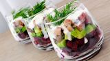 Schönheit kommt von innen: Wer sich ausgewogen und gesund ernährt, hat schon viel für seine Haut getan. Denn auch unser größtes Organ braucht Nährstoffe, Mineralien und Vitamine.