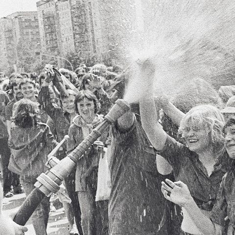 Fotografien aus drei Jahrzehnten: Dieser Bildband zeigt den Alltag der DDR - ohne Propaganda