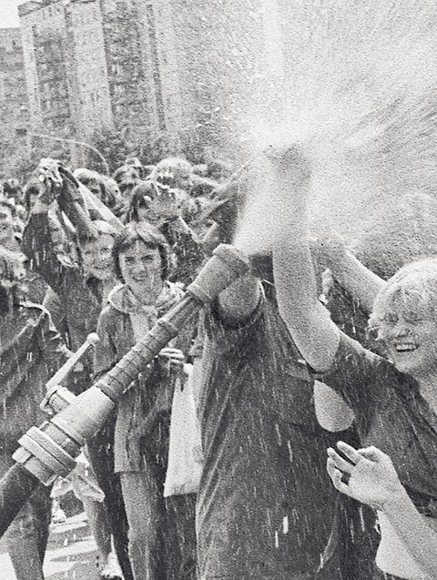 Fotografien aus drei Jahrzehnten: Dieser Bildband zeigt den Alltag der DDR - ohne Propaganda
