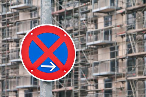 Parken im Halteverbot kann ziemlich teuer werden. Diese Erfahrung musste Barbara B. aus Kiel machen.