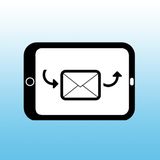 Empfangene Nachrichten weiterleiten  Wenn Sie eine Nachricht erhalten, die Sie mit einem anderen Kontakt teilen möchten, geht das ganz einfach.  iPhone: Halten Sie die Nachricht gedrückt und tippen Sie auf "Weiterleiten". Nun können Sie entweder weitere Nachrichten markieren oder unten auf "Nachricht weiterleiten" tippen. Zu guter Letzt entscheiden Sie noch, auf welche Weise Sie die Nachricht teilen möchten, etwa per iMessage, Whatsapp-Nachricht oder gar über Twitter.  Android: Nach einem längeren Drücken auf die Nachricht öffnet sich am oberen Rand eine Leiste mit verschiedenen Optionen. Tippen Sie auf den Pfeil und wählen Sie einen Kontakt aus, um die Nachricht zu teilen.