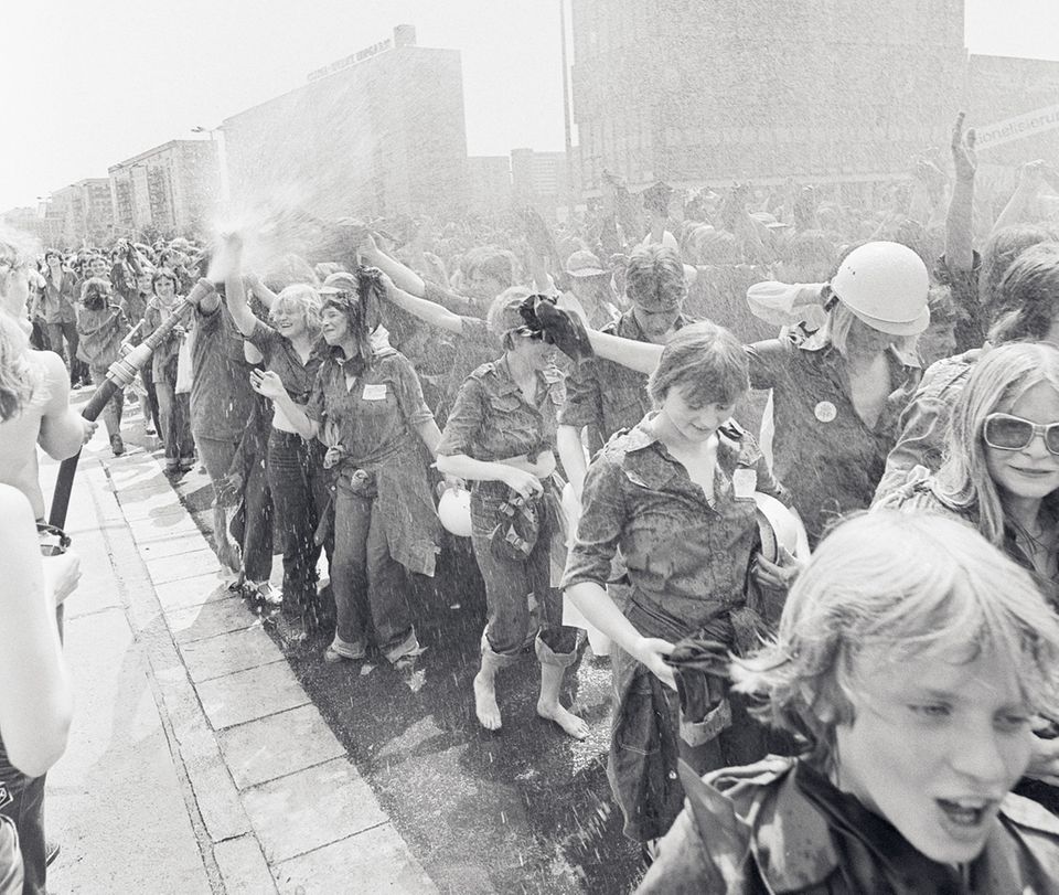Bildband "Bunte DDR" von Ulrich Burchert Alltag ohne Propaganda STERN.de
