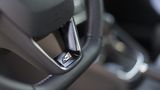 Auch das Lenkrad im Seat Leon ST Cupra schmückt das Cupra-Logo
